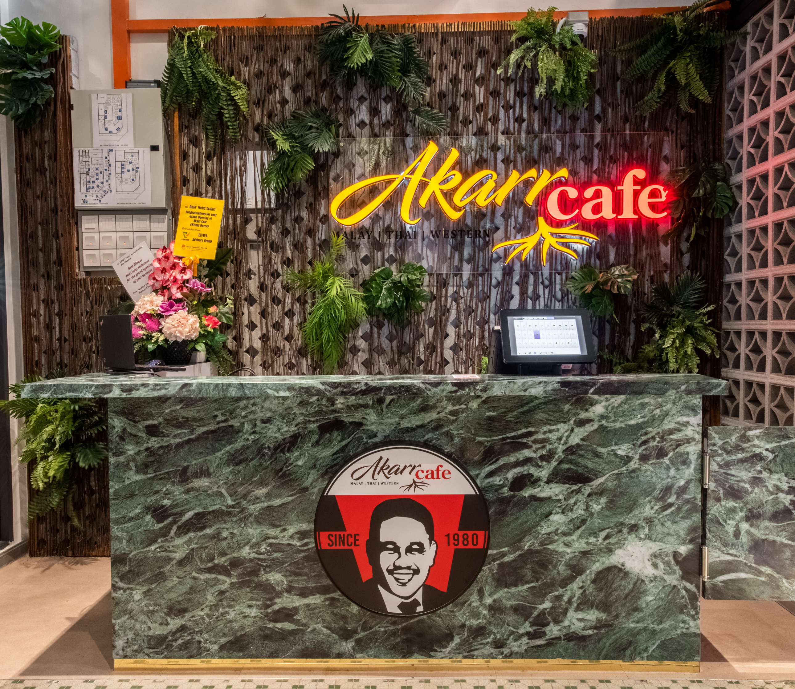 Akarr Café